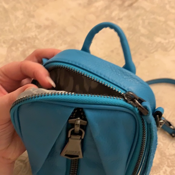 🦕NWOT 🦕Leather Aimee Kestenberg Aqua/Teal Crossbody Bag! - Picture 4 of 16